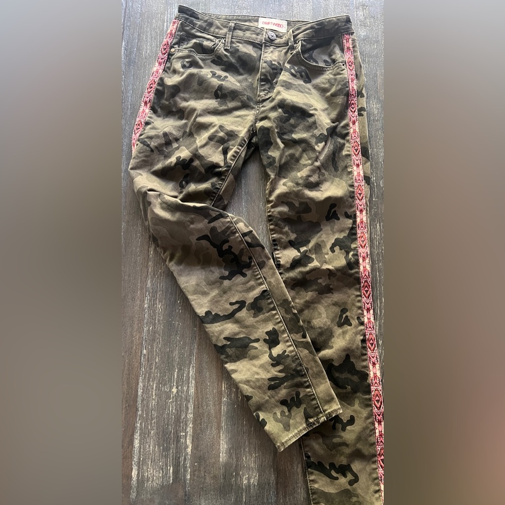 FREE PEOPLE DRIFTWOOD CAMO PANTS “ Jackie” Sz 25